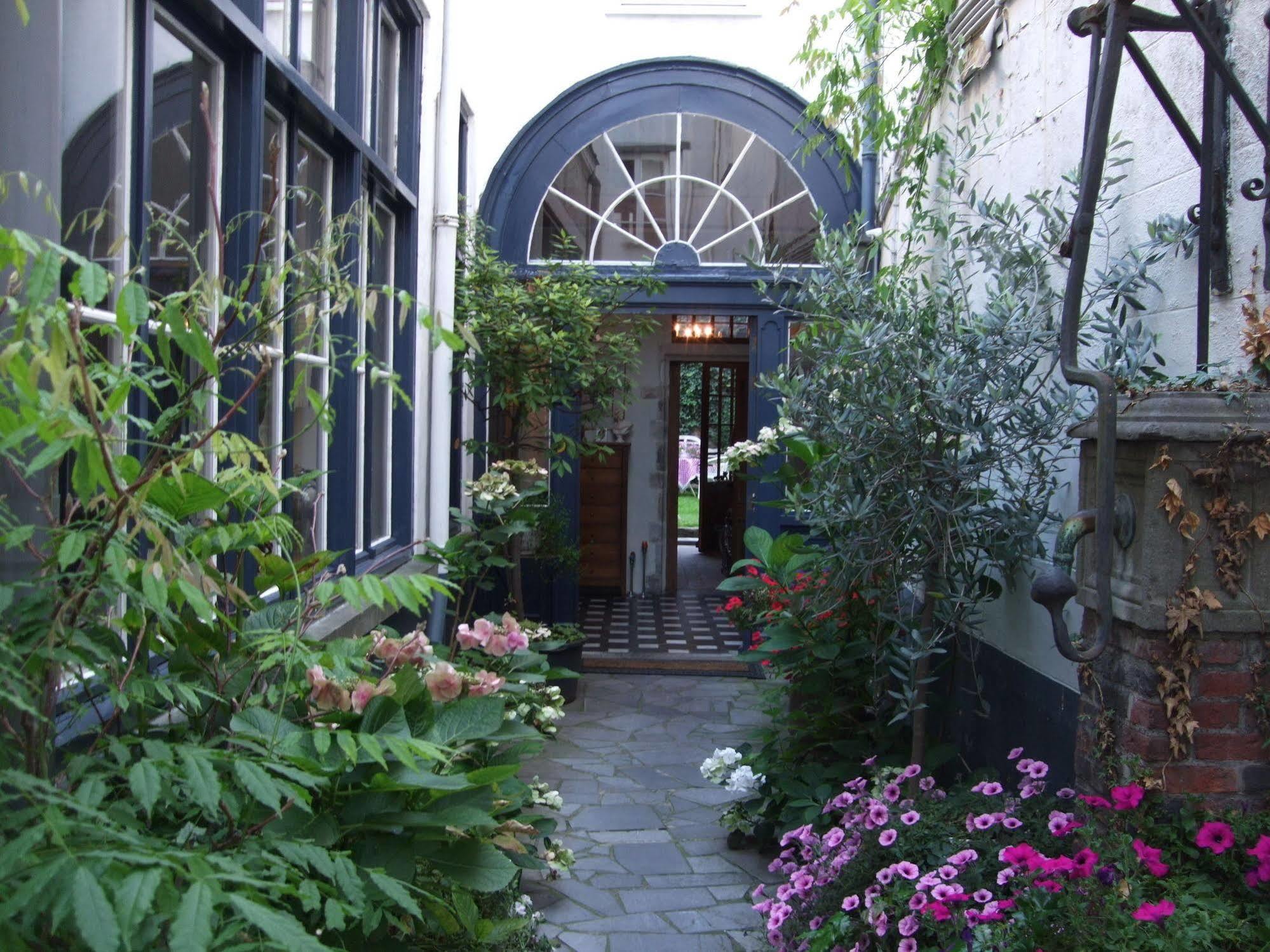 B&B De Koning Van Spanje Antwerp Exterior photo
